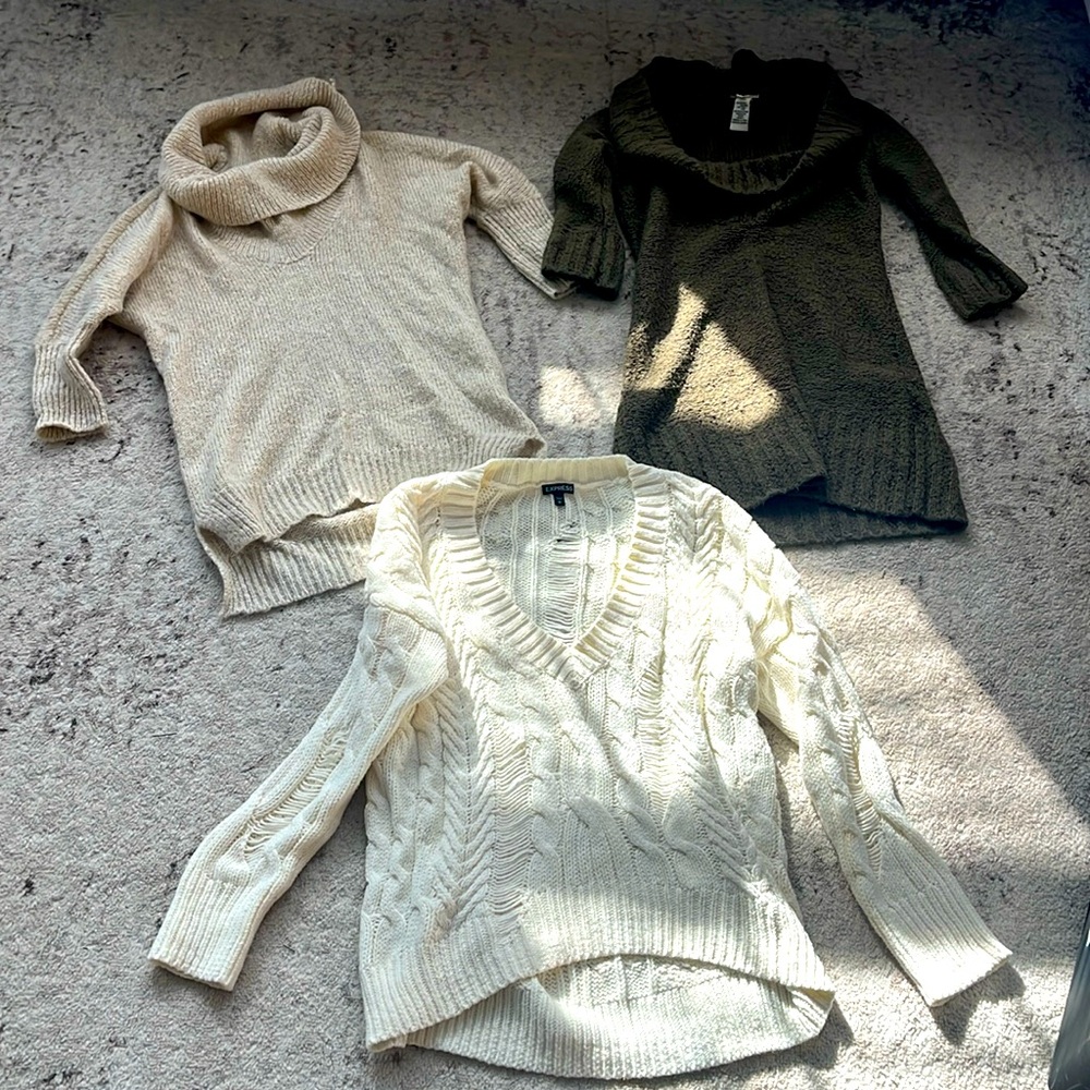 Sweaters Express cowl neck lot size small womens